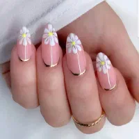 استخدام  ناخنکار حرفه ای باشرایط عالی