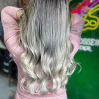 استخدام رنگکار+اموزش وخدمات رنگ فقط تااخر هفته|خدمات آرایشگری و زیبایی|مشهد, کوثر|دیوار