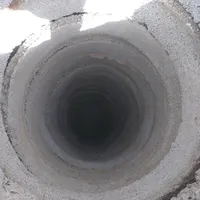 چاه کن فاضلاب و تخریب کاری