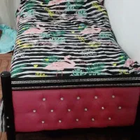 تخت فلزی..کمد..کتابخانه