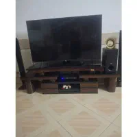 تلویزیون ال  ای دی همراه میز  تی وی۵۵ اینچ