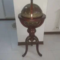 تلفن سلطنتی آنتیک با میز کره ایی