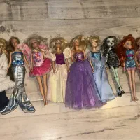 عروسک باربی امریکایی و به همراه لباس و خونه و اسب