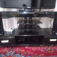 میزتلوزیونی شیشه ای