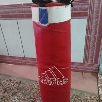 کیسه بوکس و دستکش بوکس