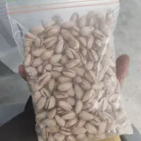 پسته بادامی سفید