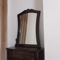 آیینه کنسول و پاتختی کاملا سالم