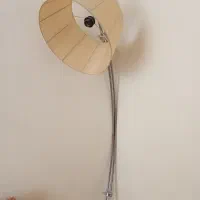 آباژور ایستاده