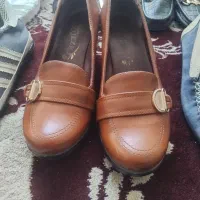 چند جفت کفش نو