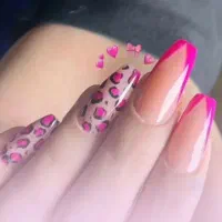 خدمات تخصصی کاشت ناخن