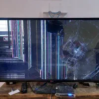 تلویزین ال جی صفحه شکسته