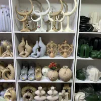 ویترین مغازه چوبی