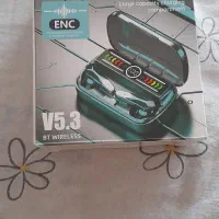 ایرپاد بلوتوث داردارای کارتون به فروش می رسد