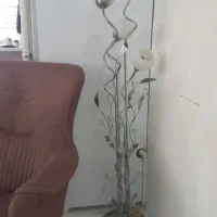 آباژور ایستاده