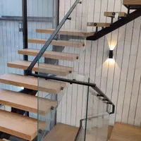 نرده شیشه‌ای با کیفیت عالی و گارانتی