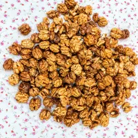 مغز گردو تازه و خوش طمع