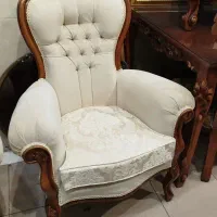 مبل و میز نهارخوری ((فرانسوی)) ظریف در حدنو