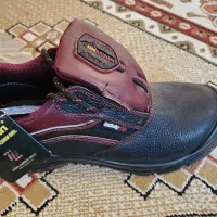 ۴ جفت کفش ایمنی ۴۱ و ۴۲ فقط ۲ونیم