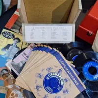 تعدادی صفحات گرامافون قدیمی کلکسیونی