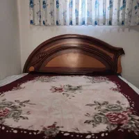 تخت ۱۸۰ خوشخواب سالم ودراور چدو عدد پاتختی