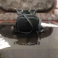 دو عدد کیف به رنگهای سرمه ای و مشکی