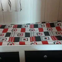 تخت یک نفره سالم وتمیز