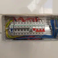 برقکار ساختمان و دوربین و اعلام حریق