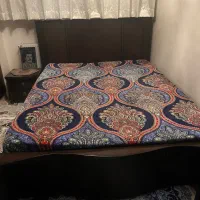 تخت خواب سالم ونوبدون شکستگی با چوب اصل وتمیز