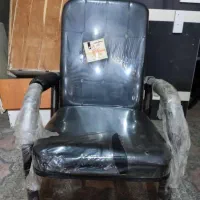 فروش فوری میز وصندلی چرم