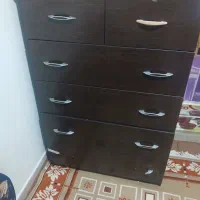 یک عدد میز اتویک عدد کمد لباس ویک عدد دراور