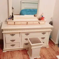 سرویس خواب کامل تخت میز آرایش به همراه دو پاتختی|تخت و سرویس خواب|رشت, جهاد|دیوار