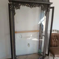 قفسه پرنده به وسیله ویترین