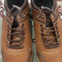 کفش قهوه ای