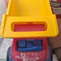 کامیون اسباب بازی