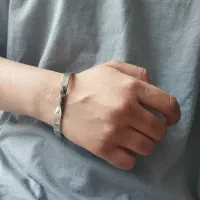 دستبند حکاکی شده