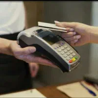 نیازمند یک فروشنده خانم