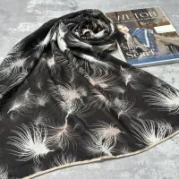 روسری نخی تک‌رنگ سانیا، راحت و شیک برای روزمره