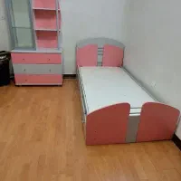 تخت و کتابخانه و میز تحریر برند  اپادانا