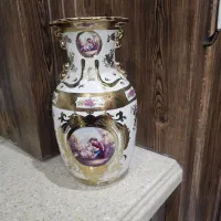 ‌گلدان طرح دار طلایی