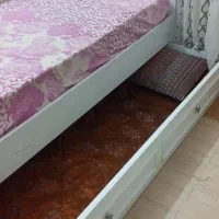 تختخواب دو طبقه کشویی تمیز و مرتب .|تخت و سرویس خواب|کاشمر, |دیوار