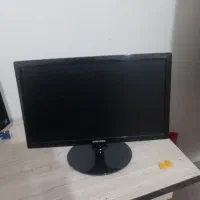 یک عدد مانیتور کامپیوتر سامسونگ نونو