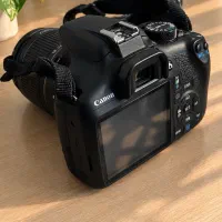 دوربین Canon 1300D با لنز 18-55 بسیار تمیز + جعبه