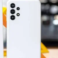 گوشی a۱۳رام ۴داخلی ۶۴درحداکبند بدون خط خش