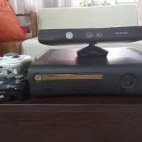 ایکس باکس و کینکت به همراه جعبه