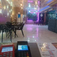 نیرو کار آشپز خانه و سالن دار