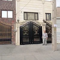 تزئینات . نقاشی ساختمان کاغذدیواری پلاستیک  روغنی