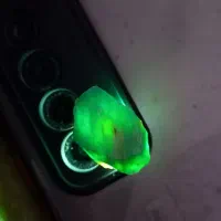 سنگ زمرد از طرفای افغانستان آمده|جواهرات|یزد, |دیوار