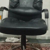 صندلی اداری و واتر پمپ