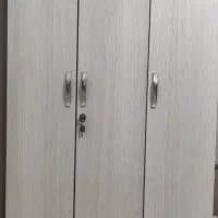 کمد ۳ در با ۳ کشو و یک عدد باکس