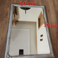 آینه با قاب فلزی